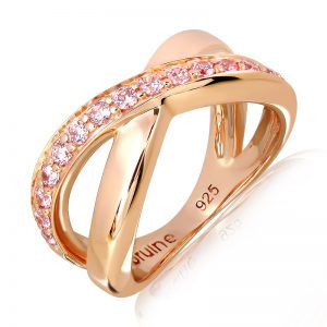 แหวนไขว้ฝัง Pink CZ 0.62 กะรัต